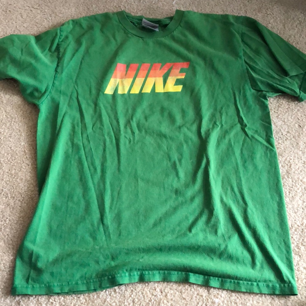 Vintage men’s Nike tshirt size medium